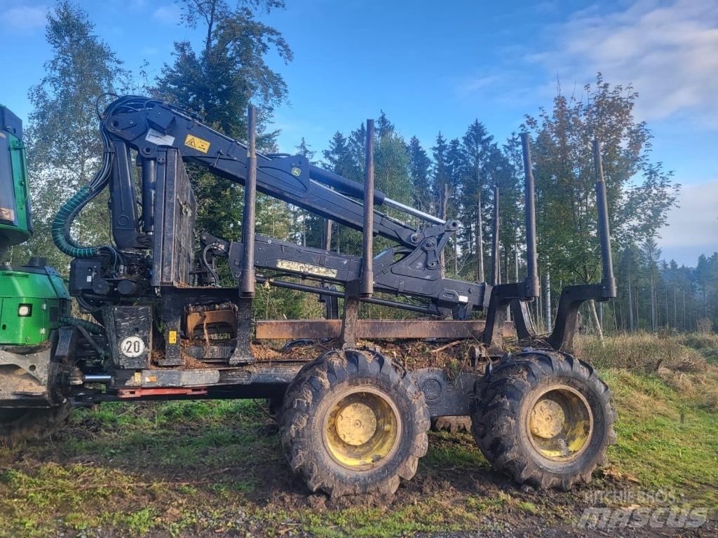 John Deere 1210 G Lesné traktory
