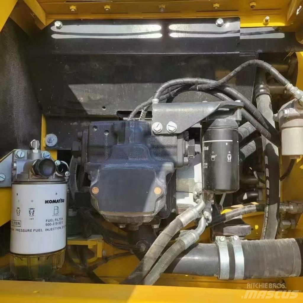 Komatsu 240LC-8 Pásové rýpadlá