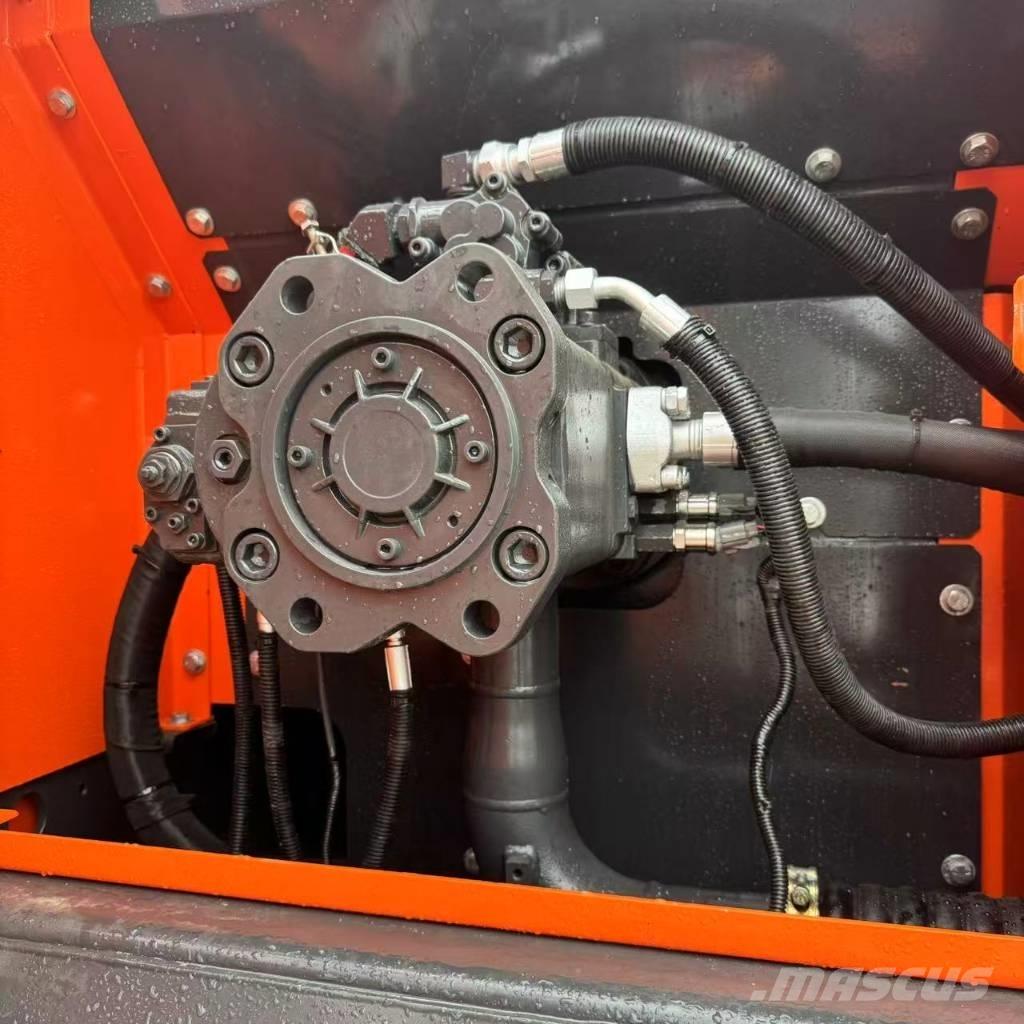 Doosan DX 225 LCA Pásové rýpadlá
