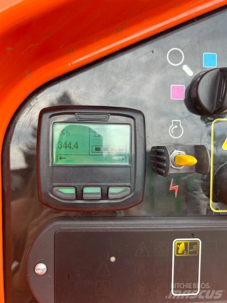 JLG 460 SJ Teleskopické plošiny