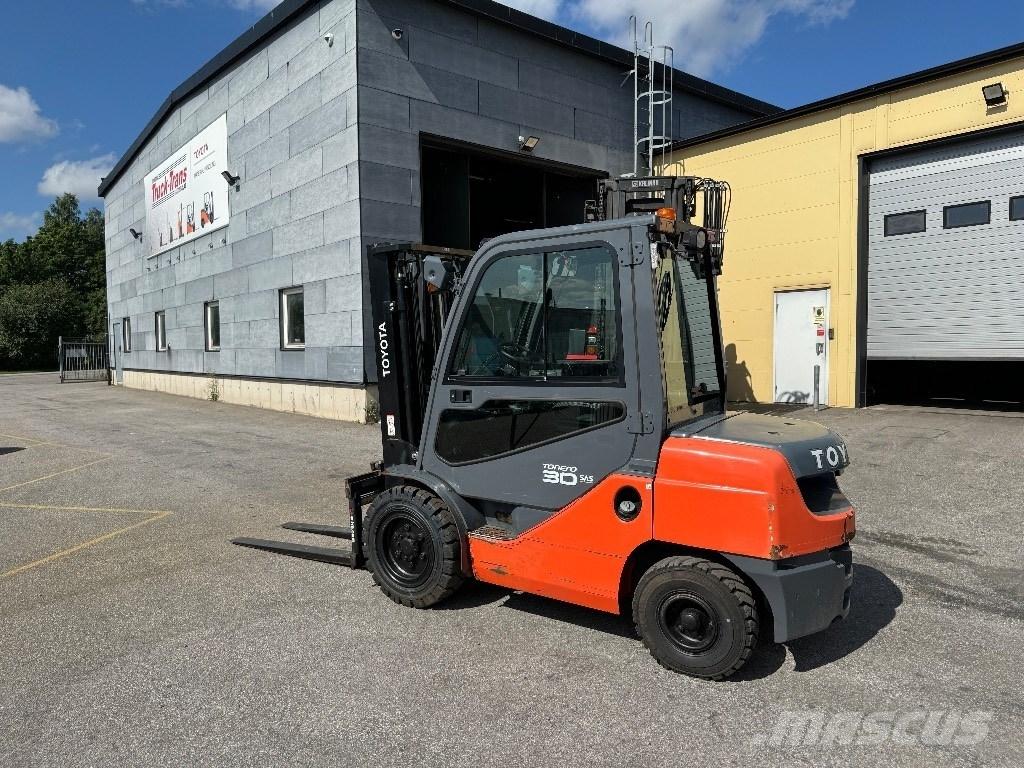 Toyota 02-8FDF30 Dieselové vozíky