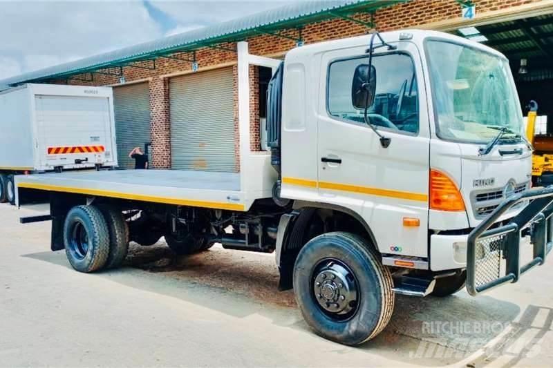 Hino 500 1322 4x4 Ďalšie nákladné vozidlá