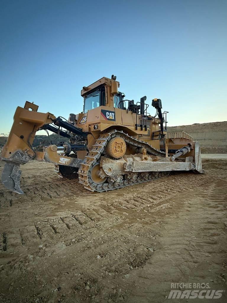 CAT D 10 T Pásové dozéry