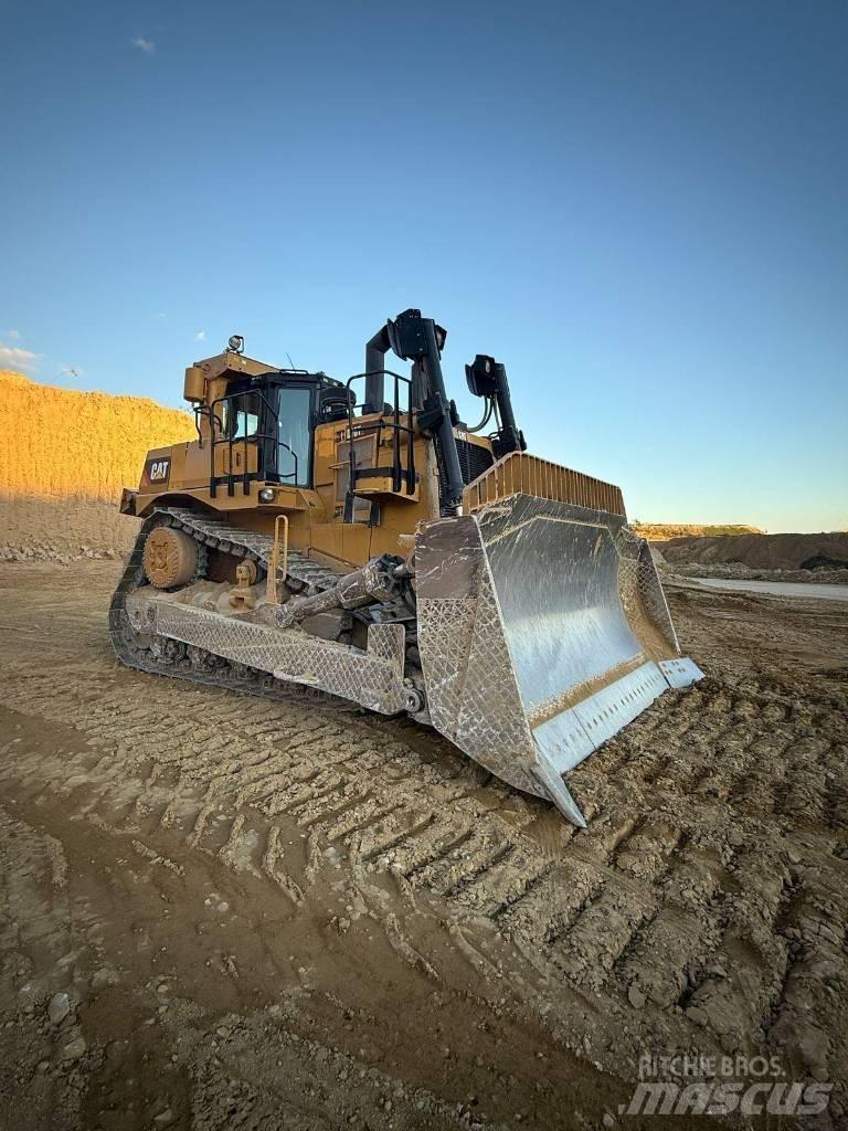 CAT D 10 T Pásové dozéry