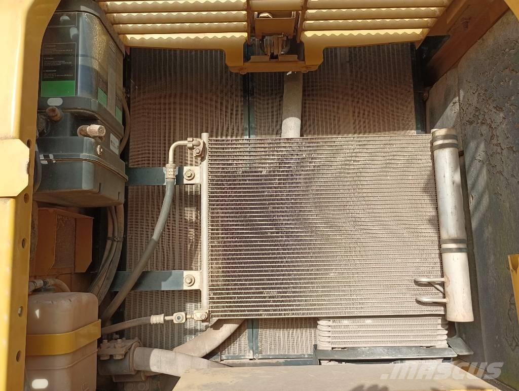 Komatsu PC 210 LC-8 Pásové rýpadlá