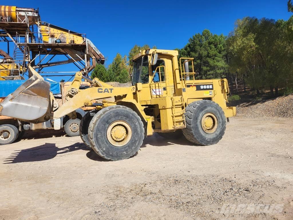CAT 966E Kolesové nakladače
