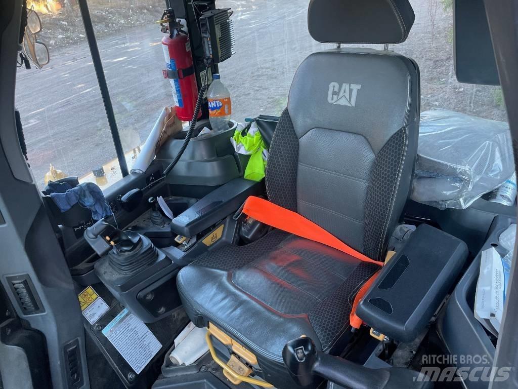 CAT D 6 XE LGP Pásové dozéry