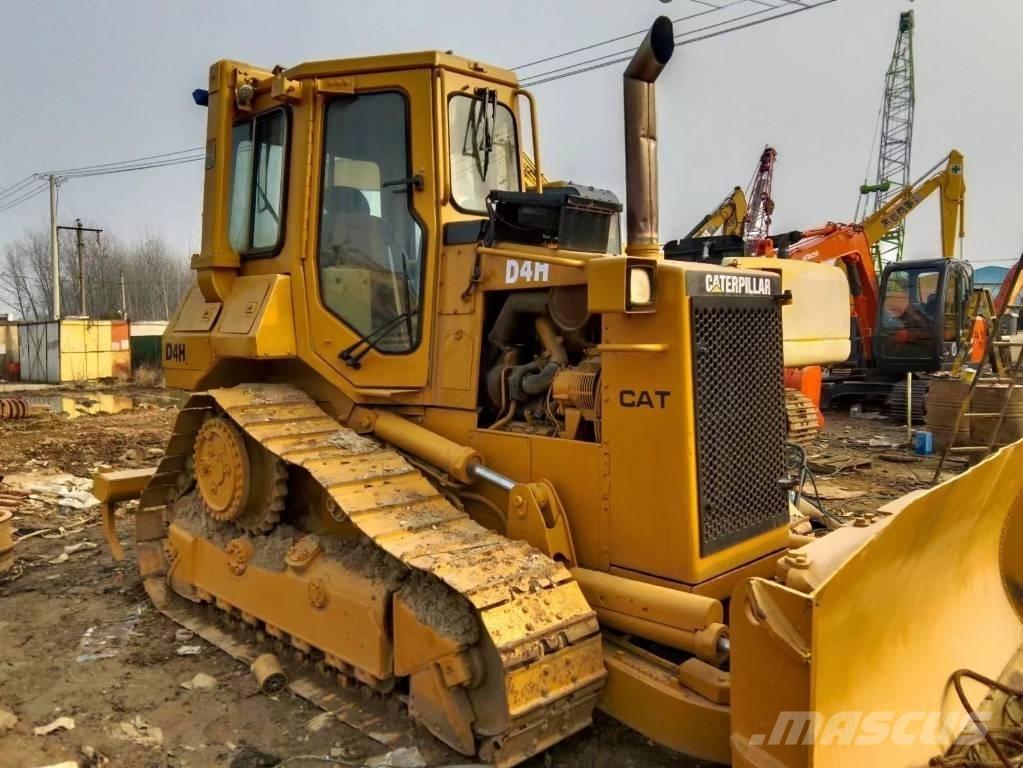 CAT D4H Pásové dozéry