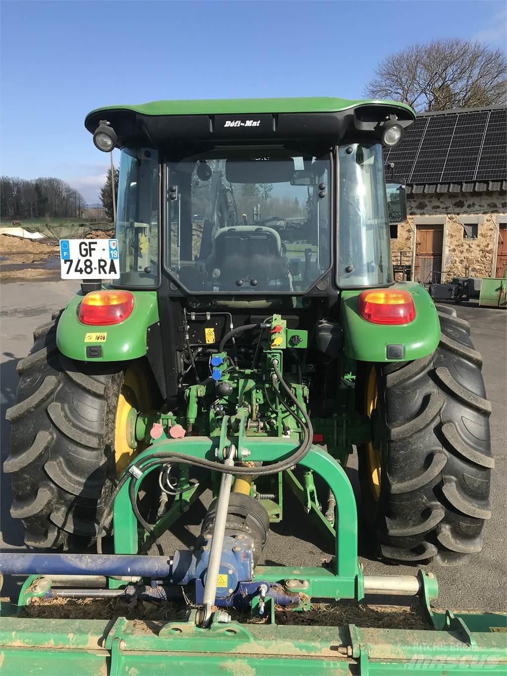 John Deere 5075 E Traktory
