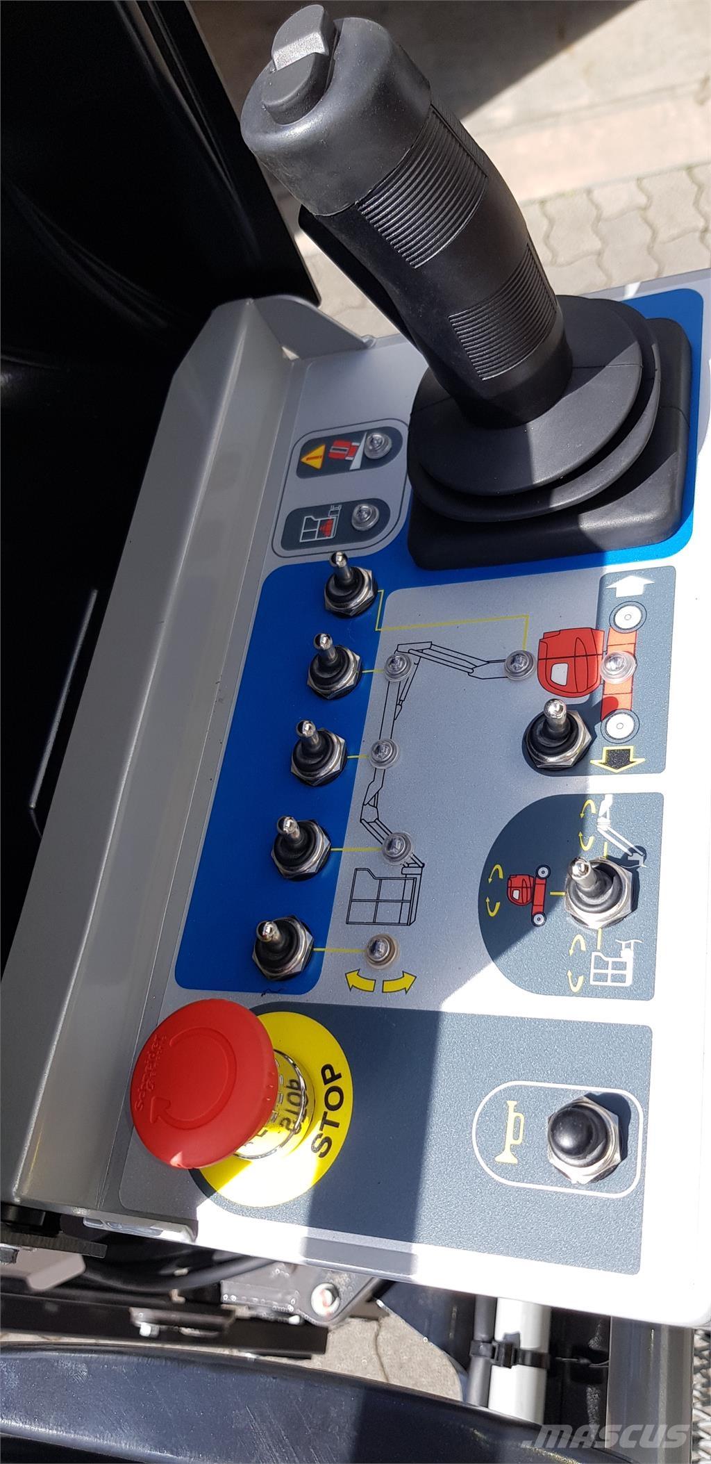 Manitou 120AETJ-C Kĺbové plošiny