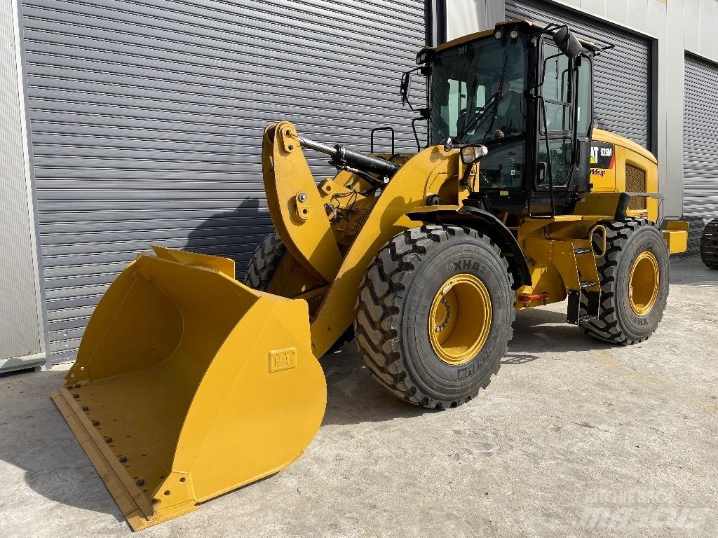 CAT 926M Kolesové nakladače