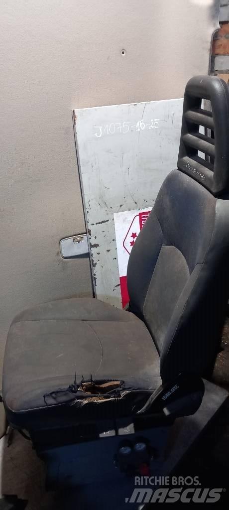 Iveco Daily.     3802247 Kabíny a interiér
