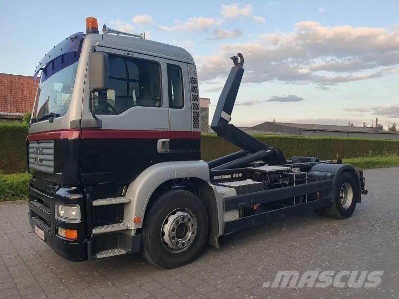 MAN TG 310 A Hákový nosič kontajnerov