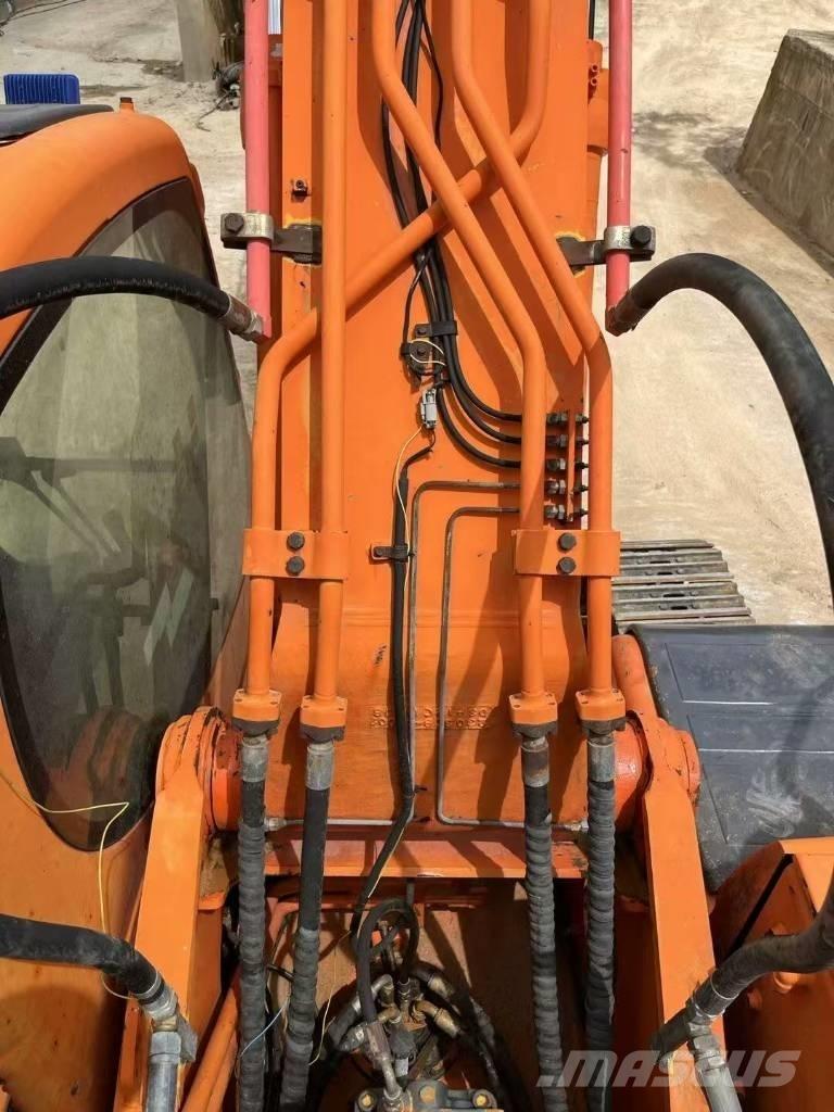 Doosan DX300LC Pásové rýpadlá