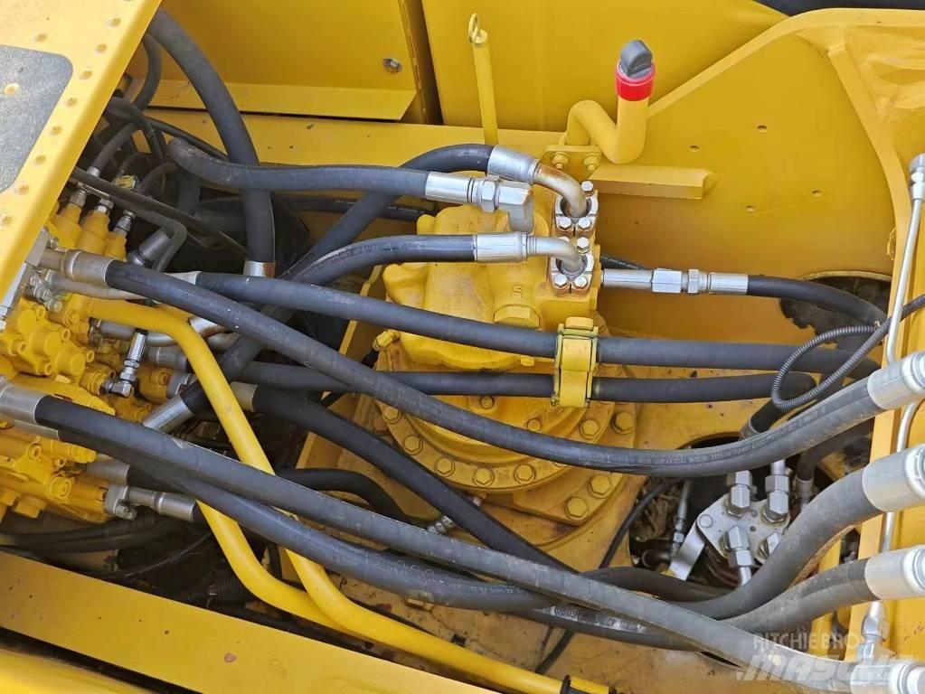 Komatsu PC 200 Pásové rýpadlá