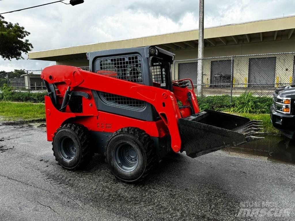 Kubota SSV 75 Šmykom riadené nakladače