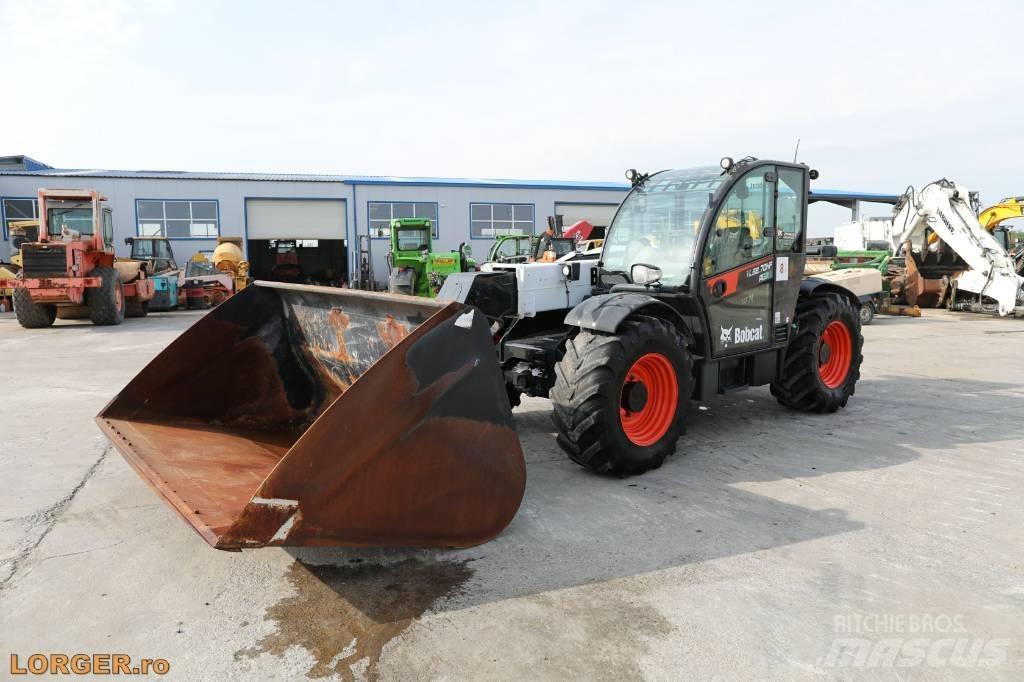 Bobcat TL38.70HF Teleskopické manipulátory