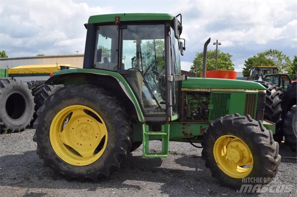 John Deere 6100 Traktory