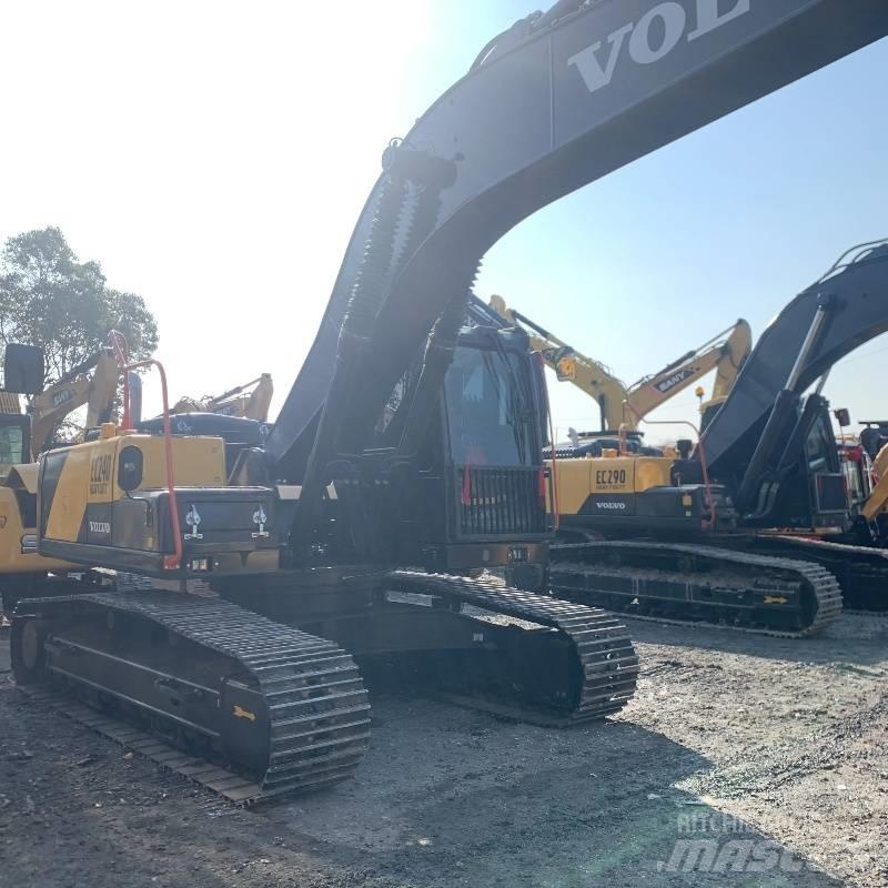 Volvo EC 240 Pásové rýpadlá