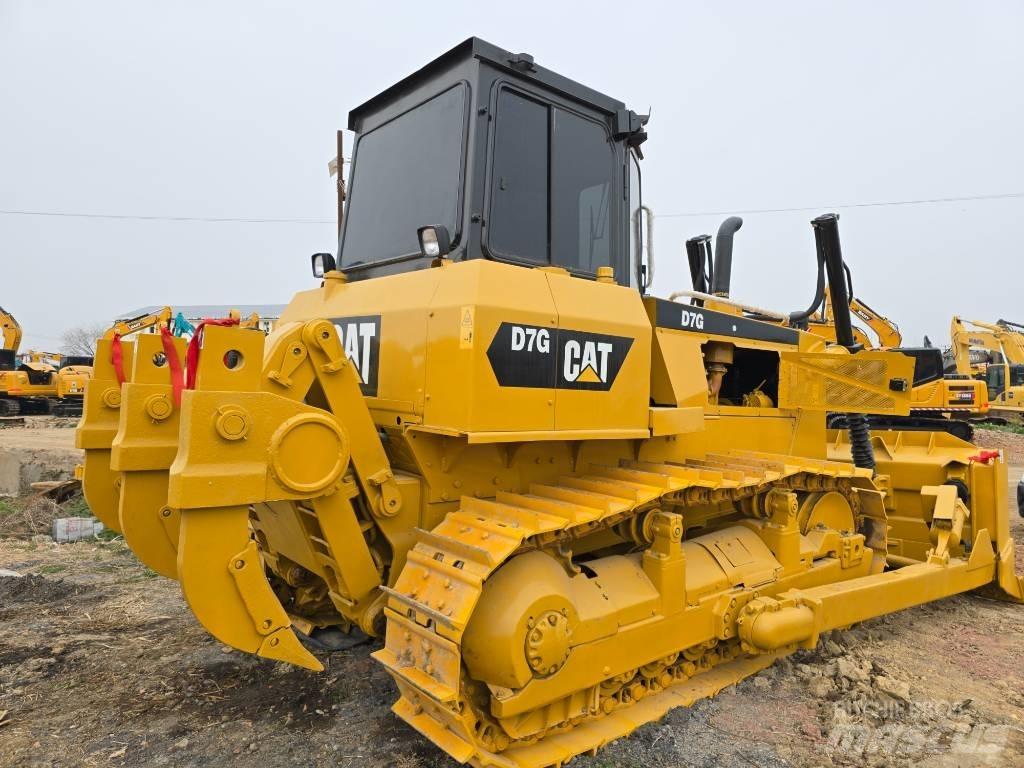 CAT D 7 G Pásové dozéry