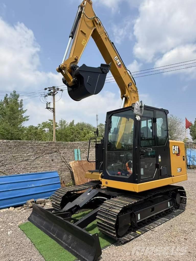 CAT 307 Pásové rýpadlá