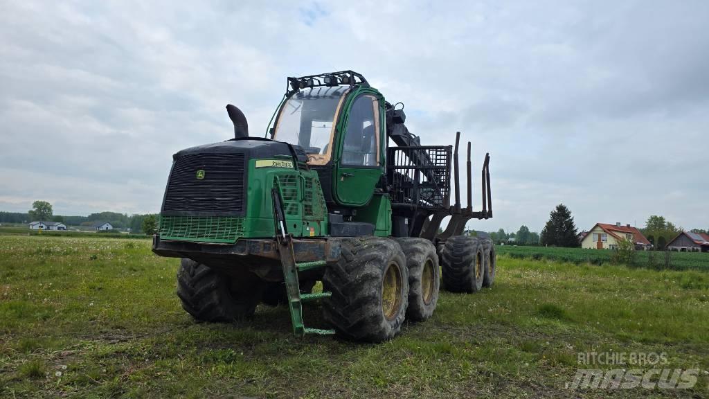 John Deere 1210 E Lesné traktory