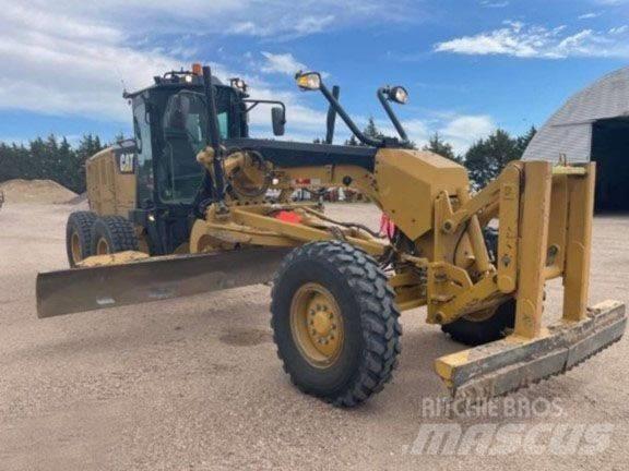CAT 140 M 2 Grejdery