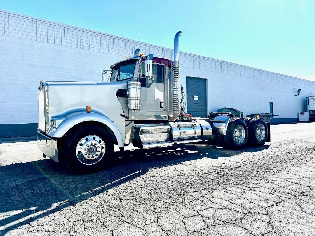 Kenworth W 900 L Ťahače