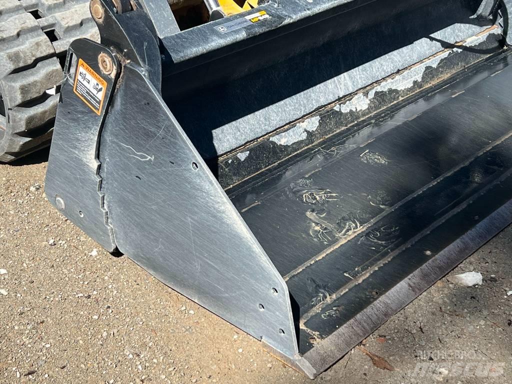 John Deere 333G Šmykom riadené nakladače