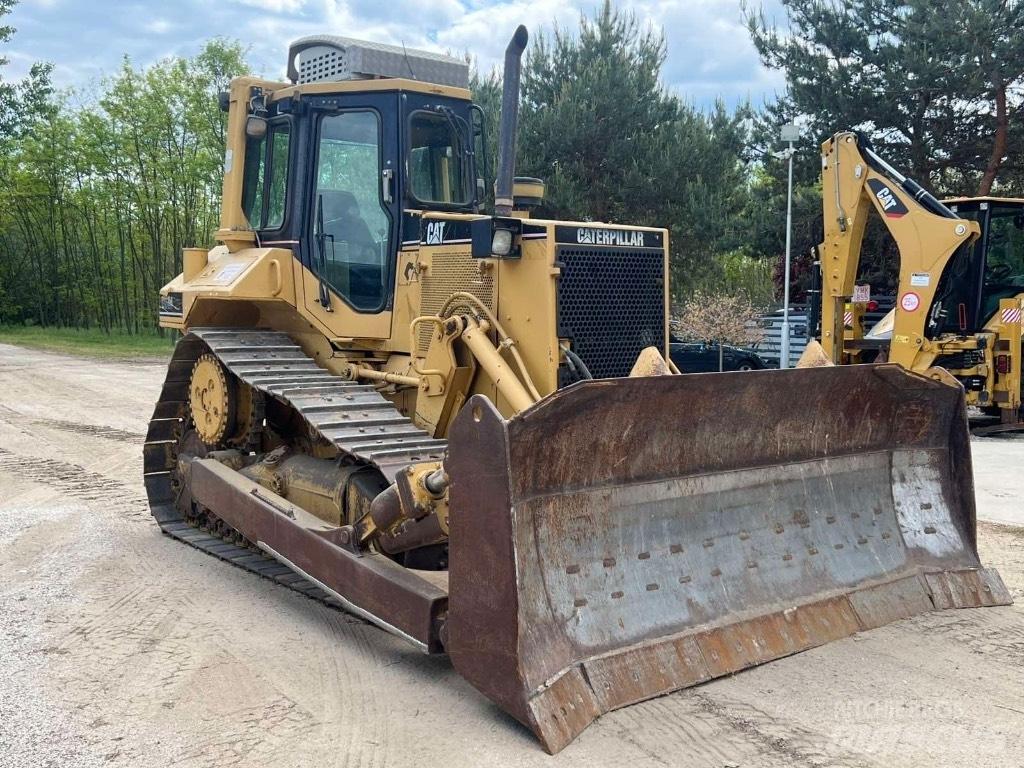 CAT D 6 M Pásové dozéry