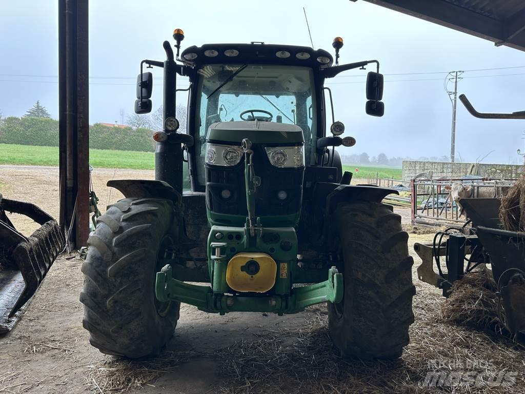 John Deere 6130R Traktory