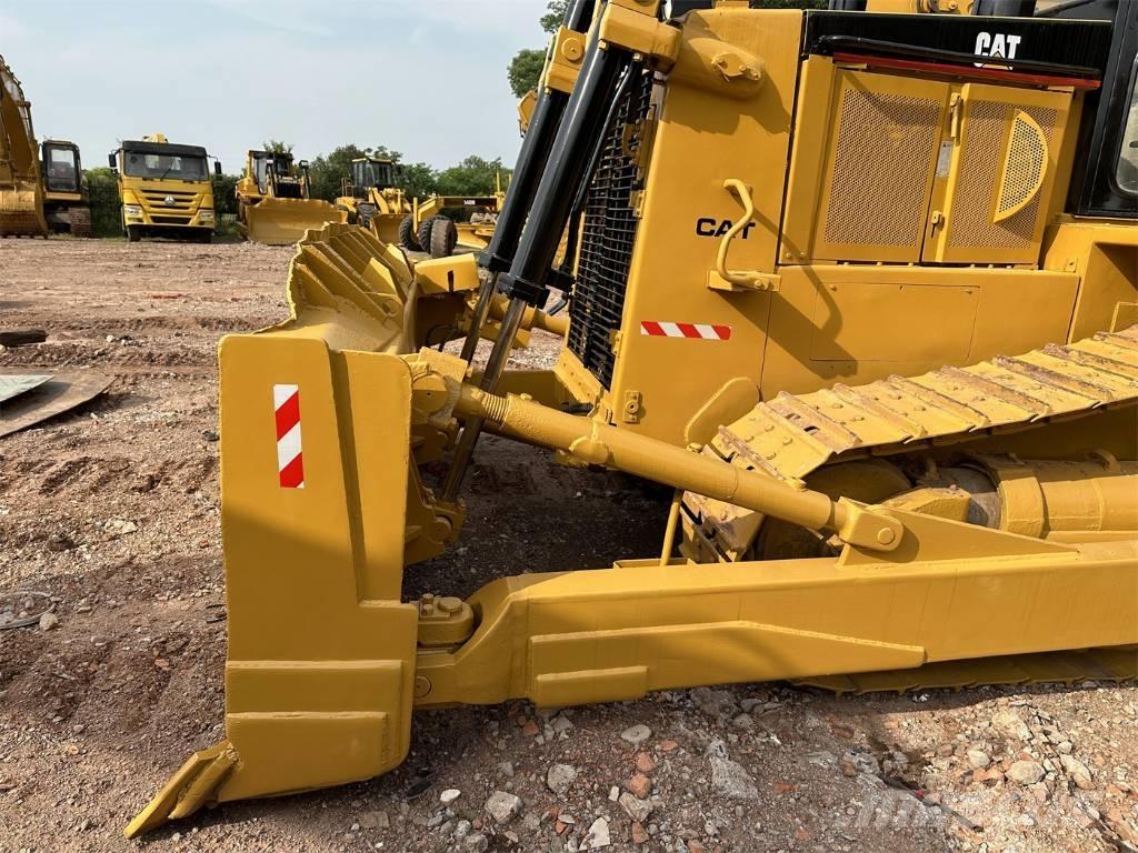 CAT D 7 R Pásové dozéry