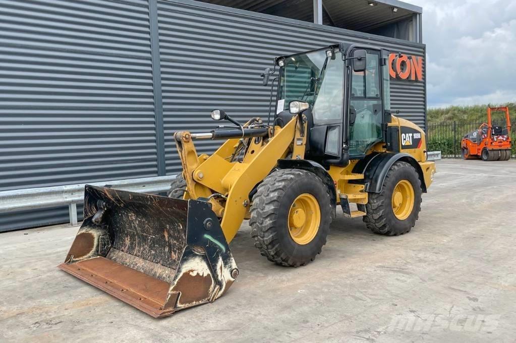 CAT 908M Kolesové nakladače