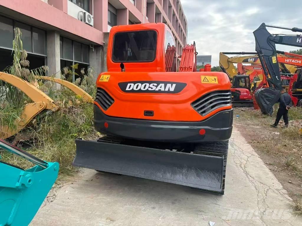 Doosan DX 75-9 C Pásové rýpadlá
