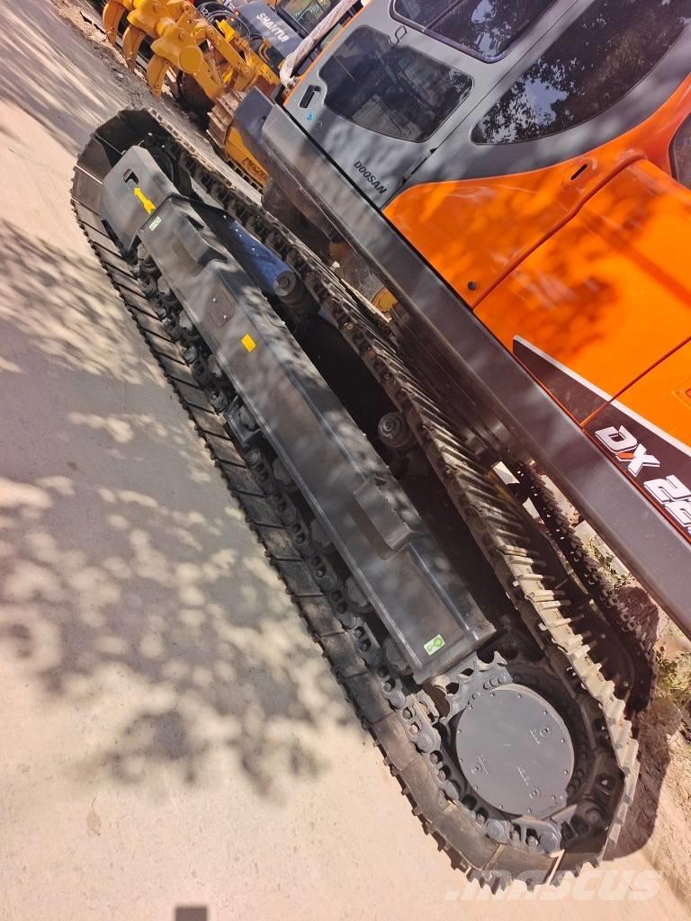 Doosan DX 225LC-9C Pásové rýpadlá