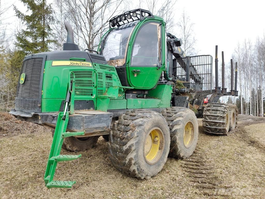 John Deere 1210 G Lesné traktory