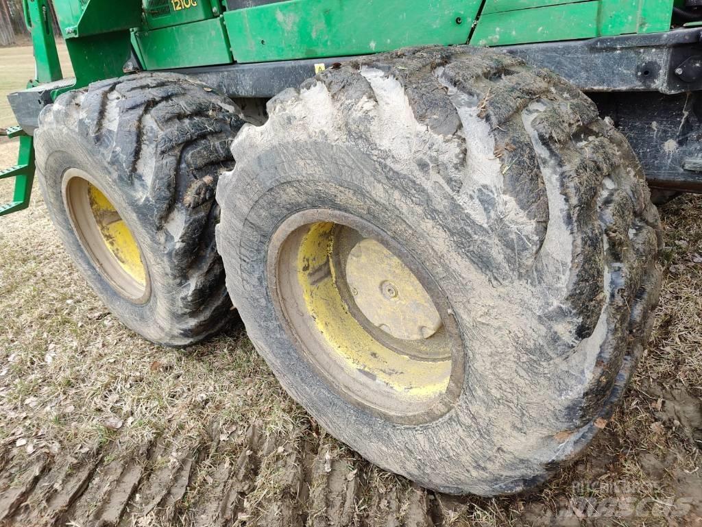 John Deere 1210 G Lesné traktory