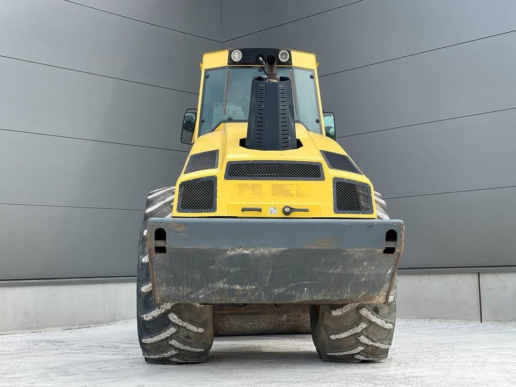 Bomag BW 216 DH-4i Ťahačové valce