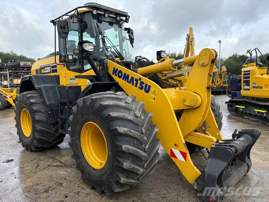 Komatsu WA320-8 Kolesové nakladače