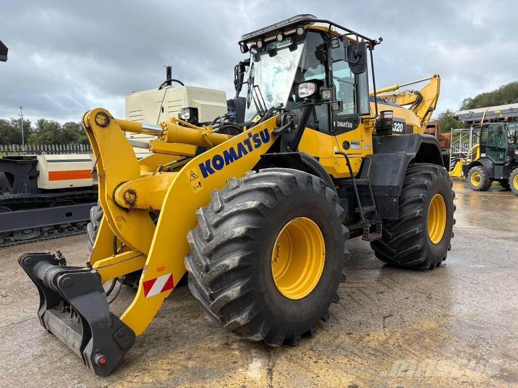 Komatsu WA320-8 Kolesové nakladače