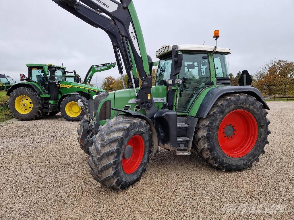 Fendt 820 GPS Traktory