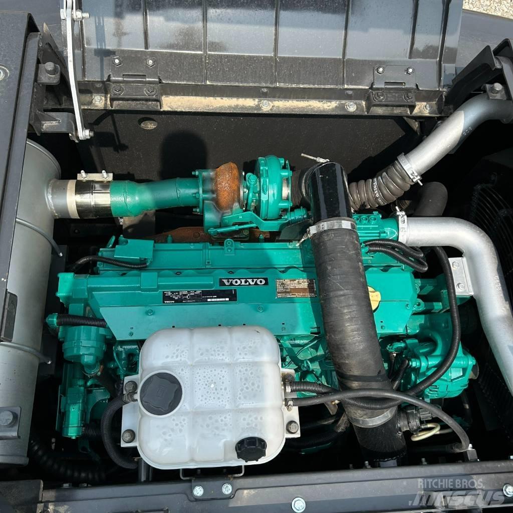 Volvo 300 Pásové rýpadlá