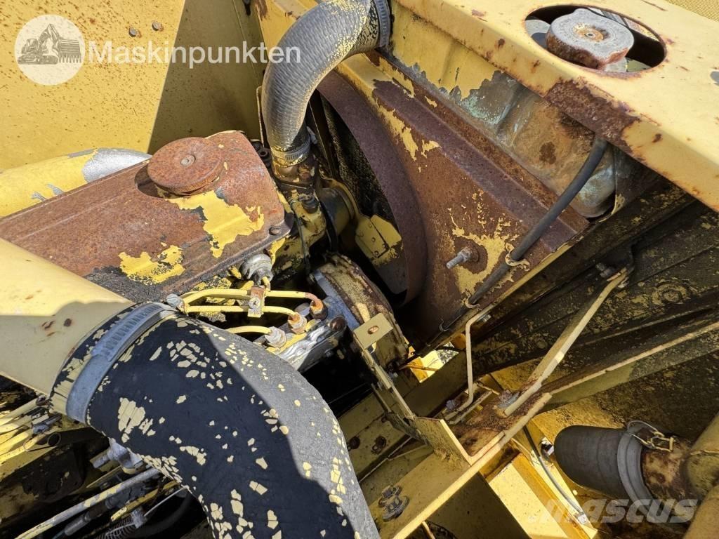 New Holland 1530 Kombinované zberacie stroje