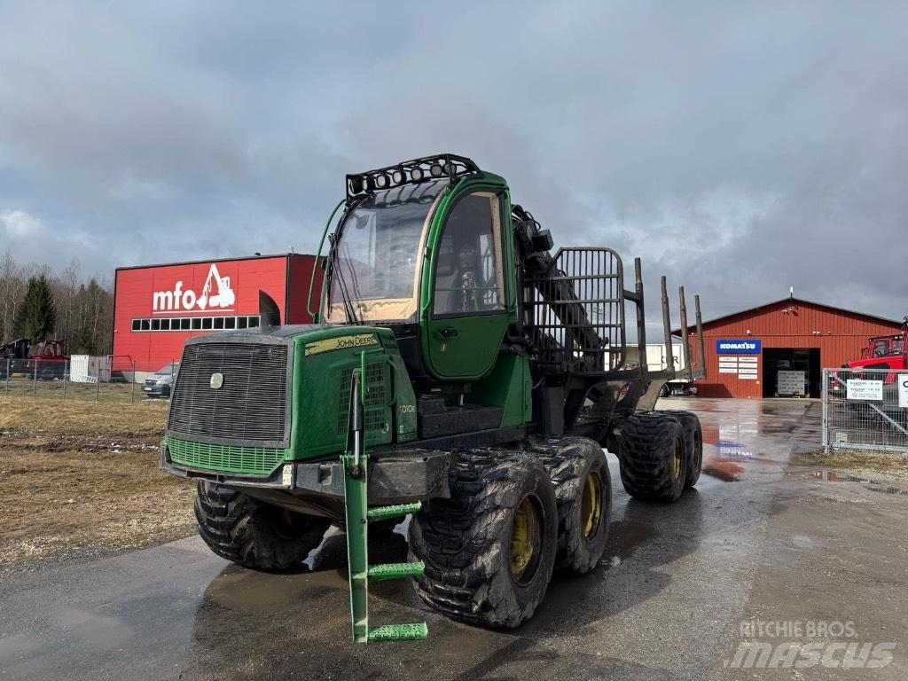 John Deere 1010 E Lesné traktory