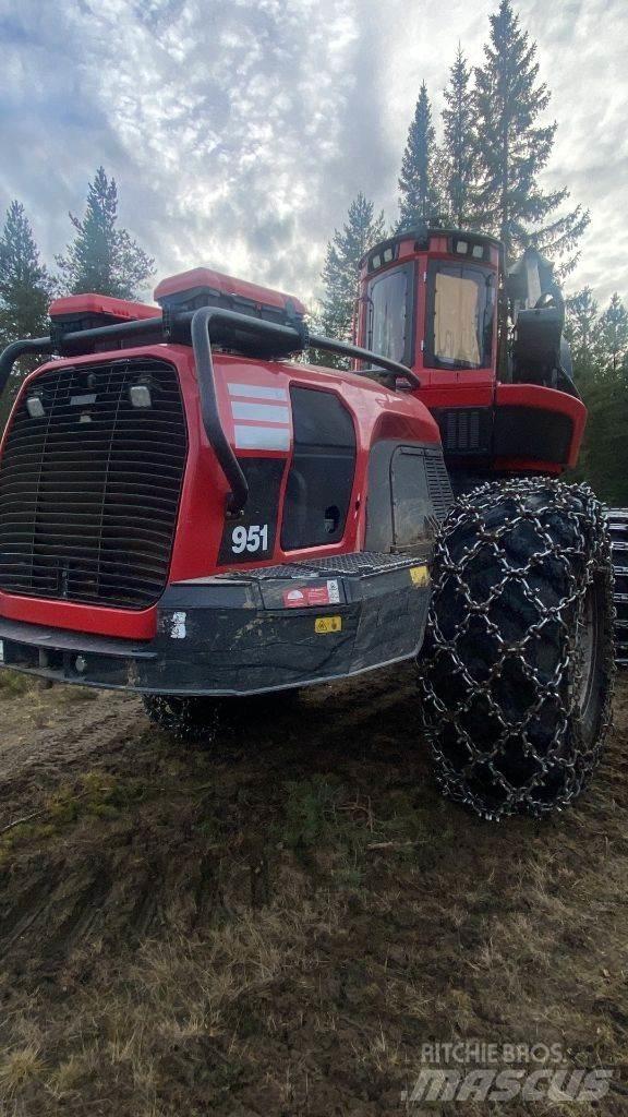 Komatsu 951 Harvestory