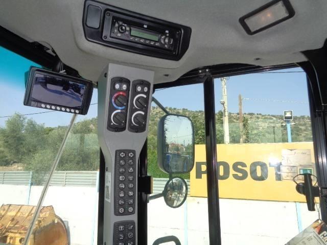 CAT 966K Kolesové nakladače
