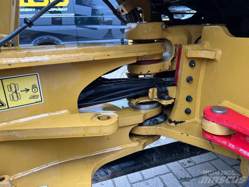 CAT 908M Kolesové nakladače