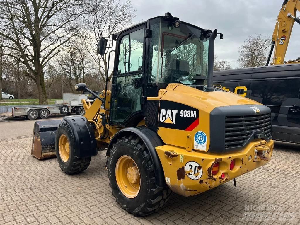 CAT 908M Kolesové nakladače