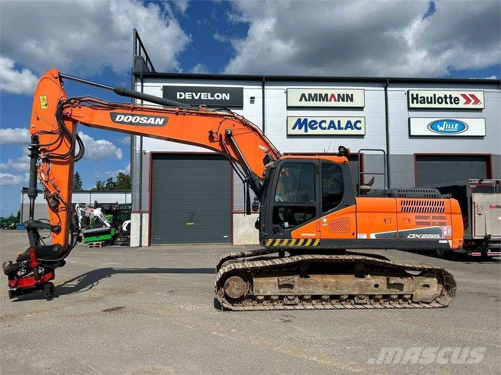 Doosan DX255LC-5 Pásové rýpadlá