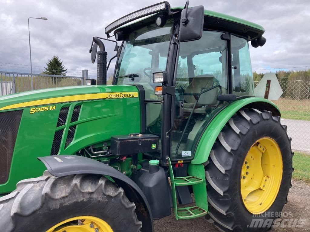 John Deere 5085 M Traktory
